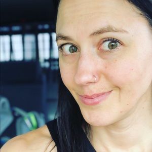 Meet your Posher, Elise